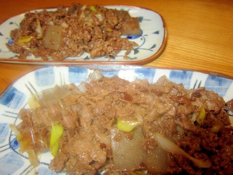 蒟蒻と葱と牛バラ肉の胡麻油とすき焼きのたれグリル